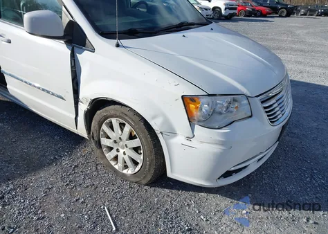 2016 Chrysler Town & Country Touring z USA, uszkodzony, nr VIN 2C4RC1BG6GR198744